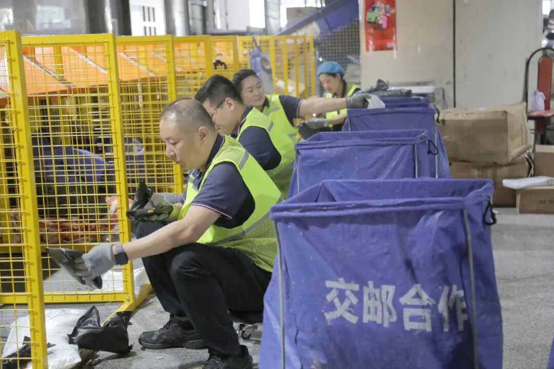 烟台交通集团：“红领”攻坚促转型 “交邮融合”绘振兴